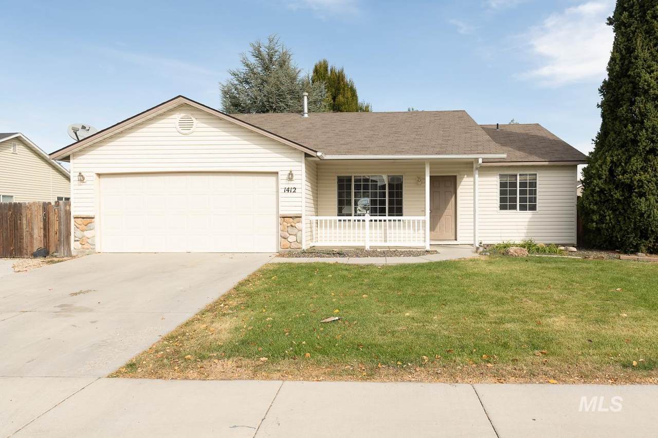 1412 Young Ave - Photo 1