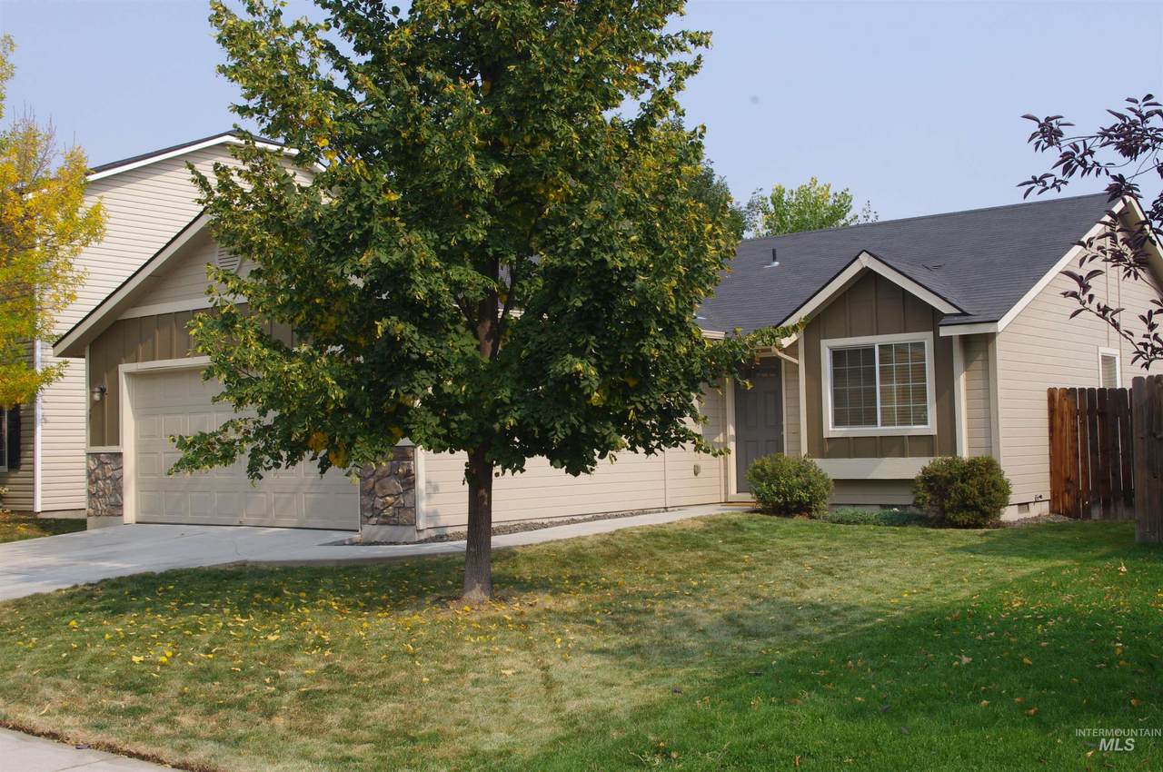 1044 Hampton - Photo 1