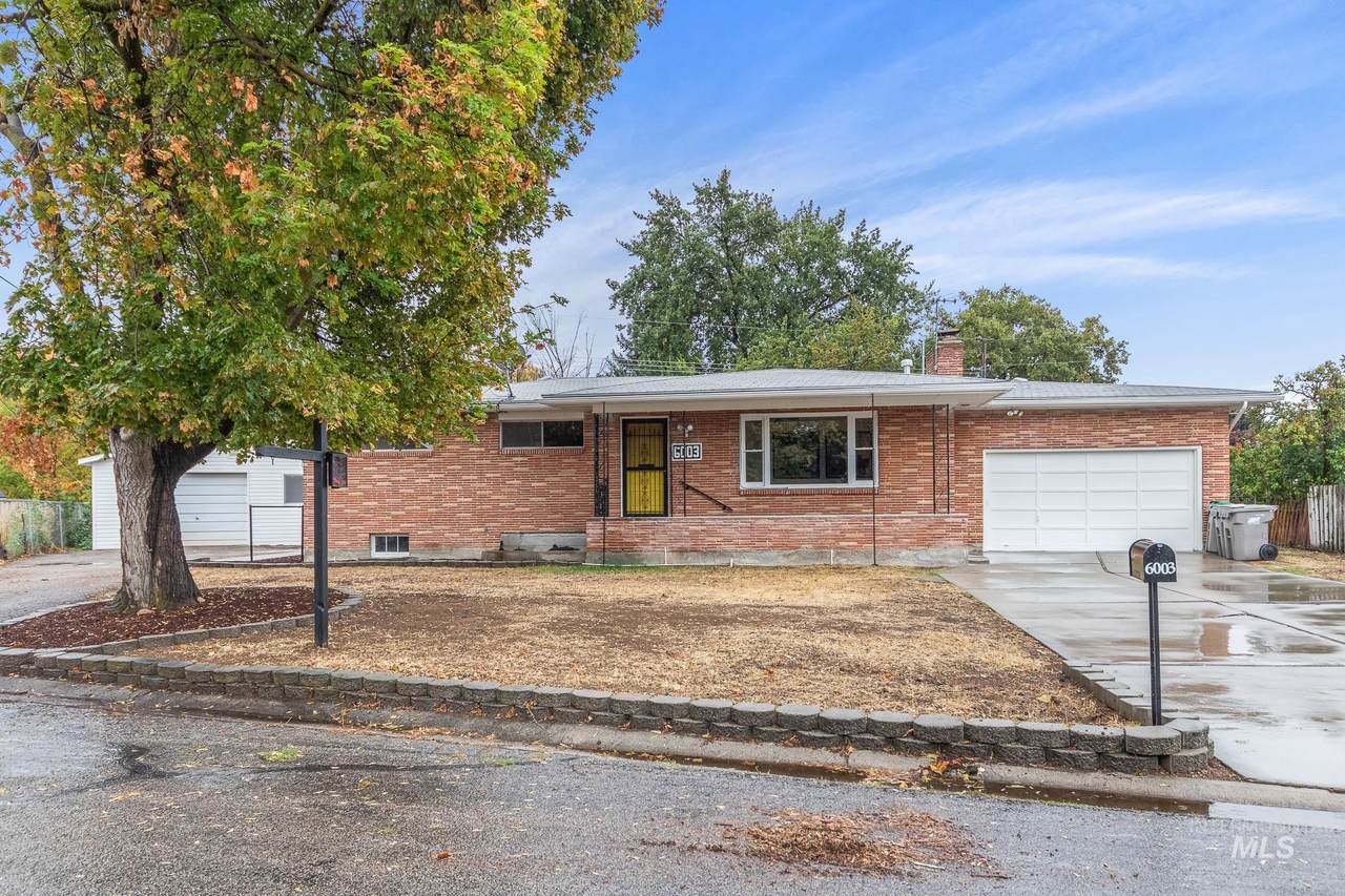 6003 Kirkwood - Photo 1