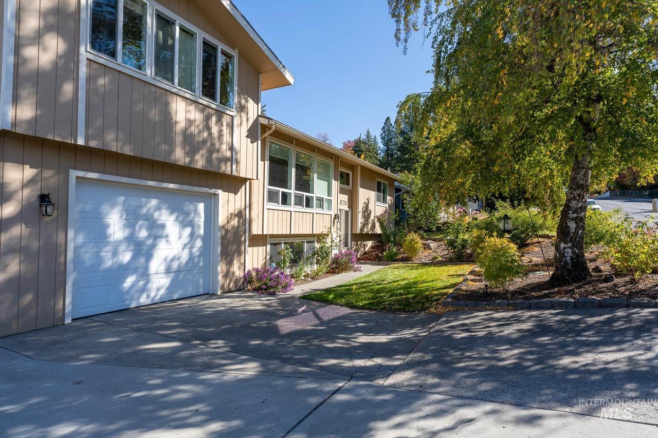 1820 Nw Hall Drive - Photo 1