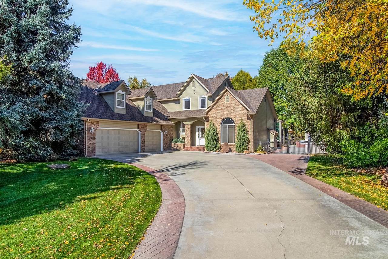 8720 Atwater Drive - Photo 1