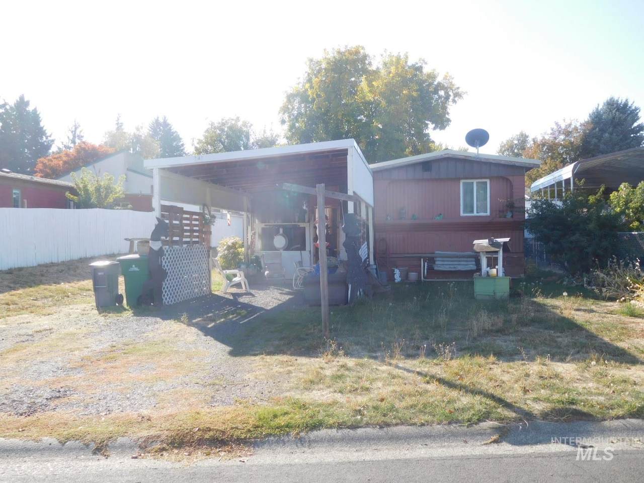 916 Pine Street - Photo 1