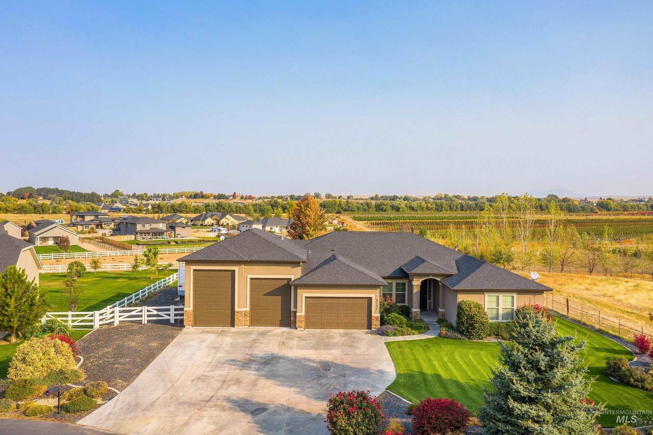 9752 Moon Shadow Court - Photo 1