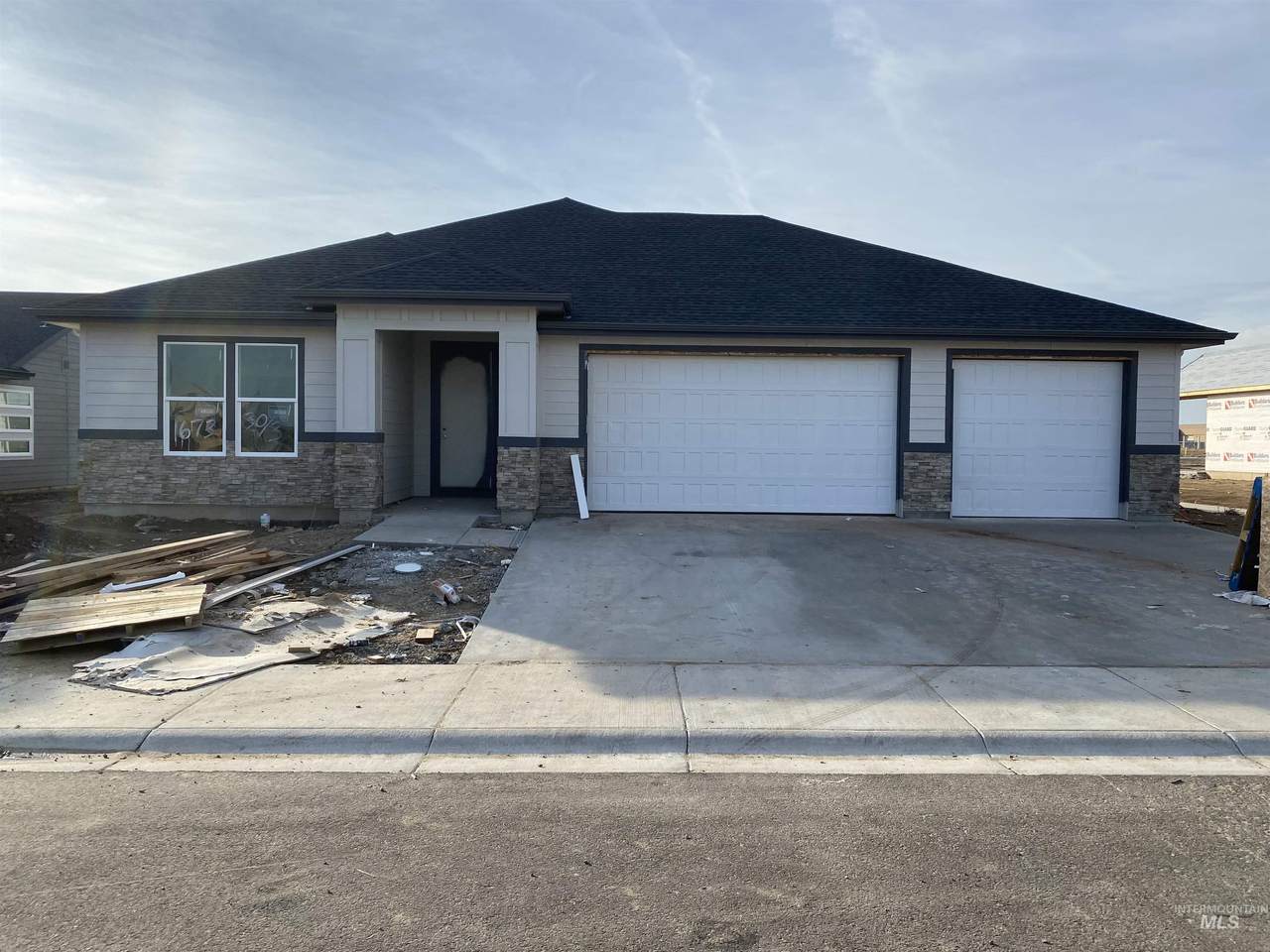 1673 Clydesbank Ave - Photo 1