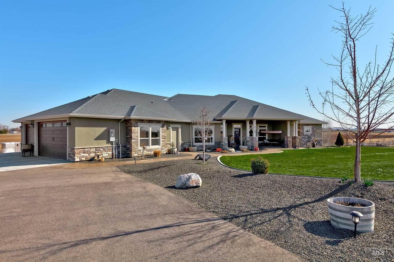 4180 Legacy Ln - Photo 1