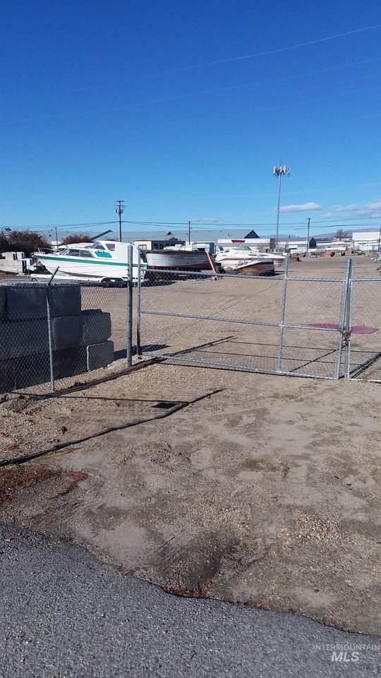 8852 W Franklin Rd - Photo 1