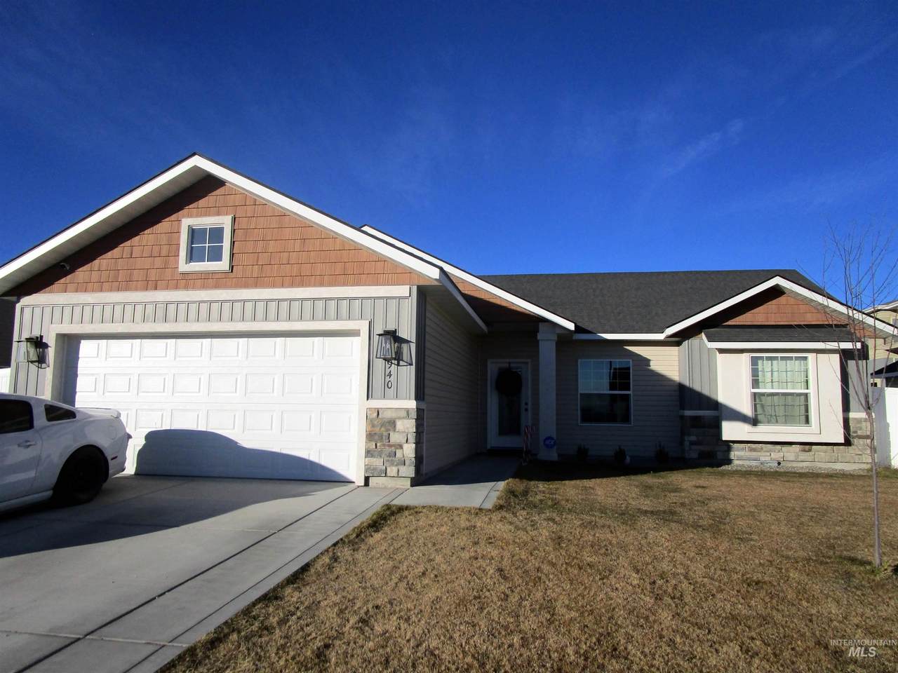 940 Magnolia Street - Photo 1