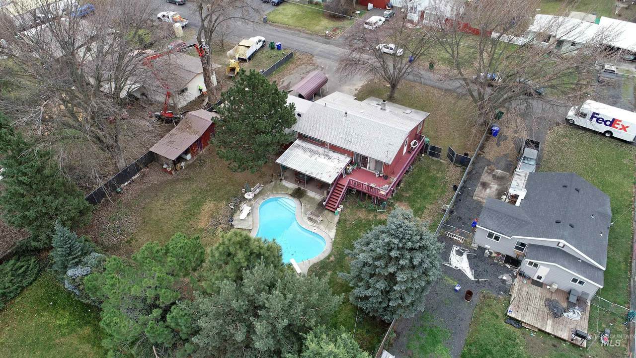 729 Linden Ave. - Photo 1