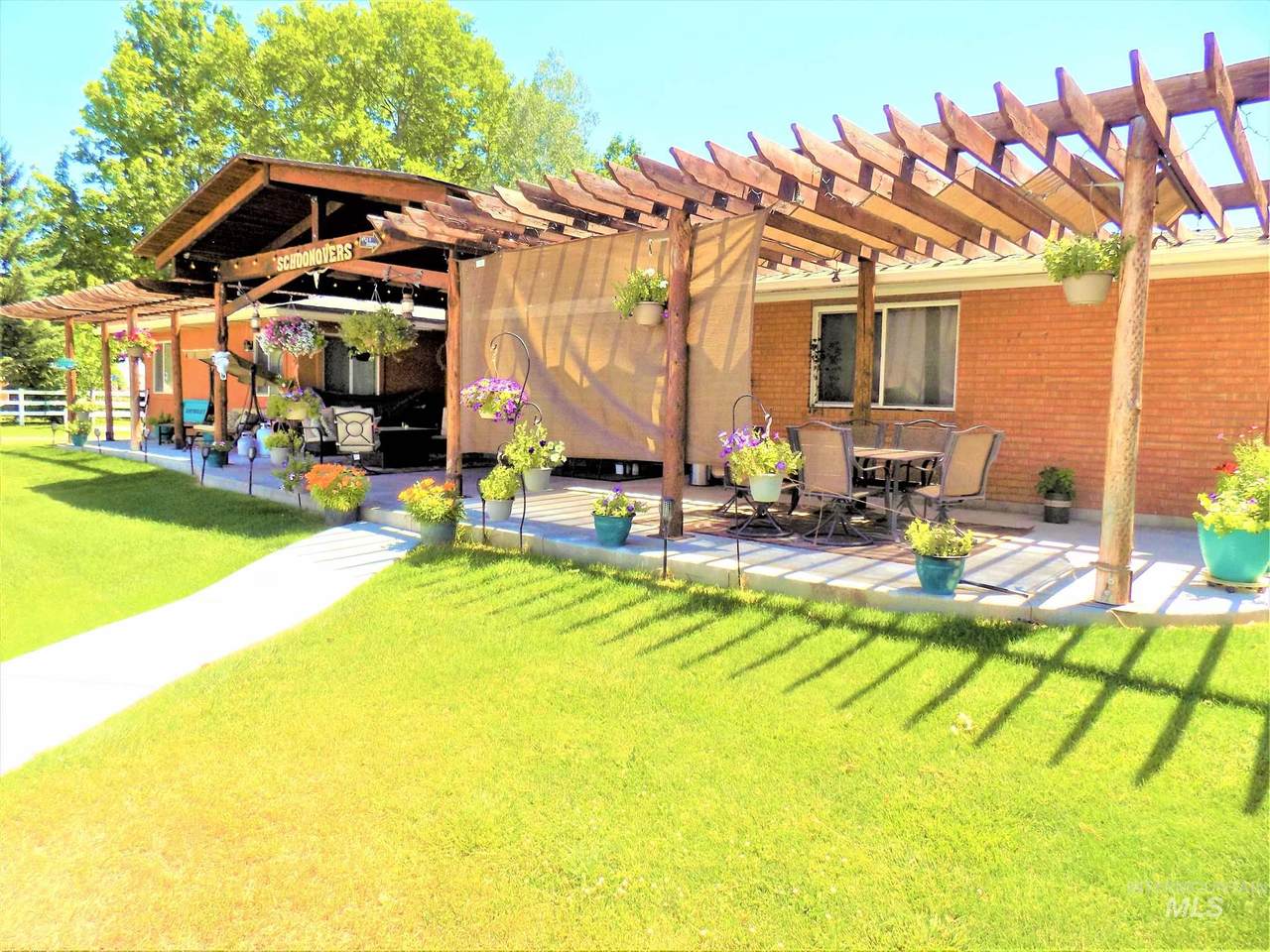 16378 Oak St. - Photo 1