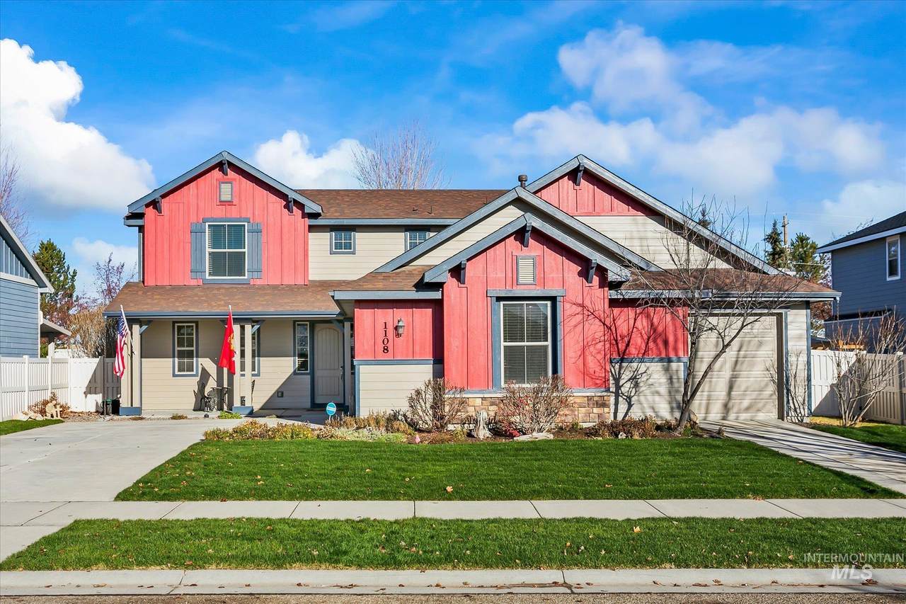 1108 La Reata Way - Photo 1