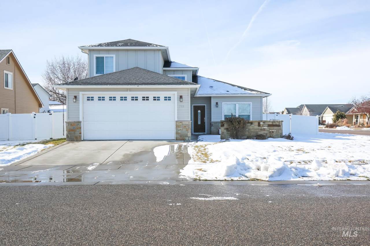 733 Lilac Street - Photo 1