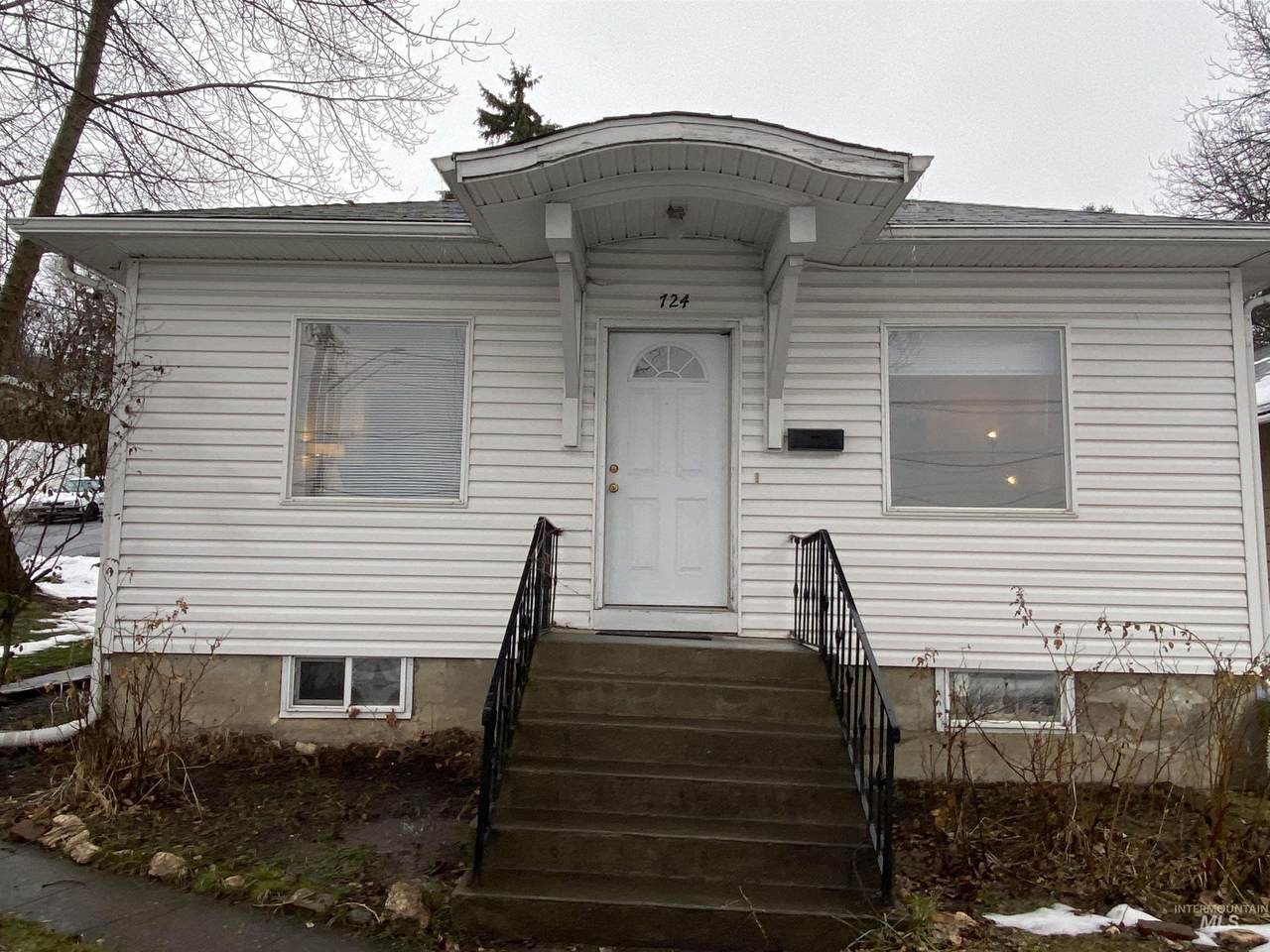 724 A Street - Photo 1