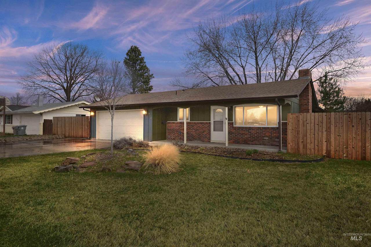 910 Teton Ave. - Photo 1