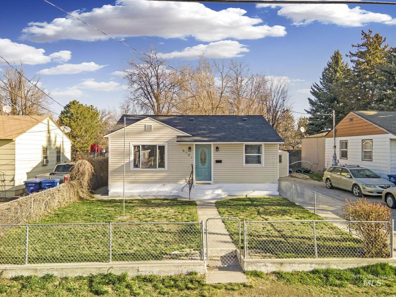 610 E Ave H - Photo 1
