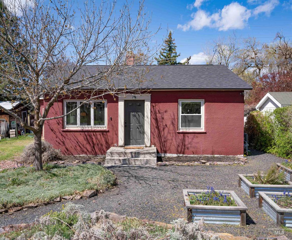 1707 31st Street - Photo 1
