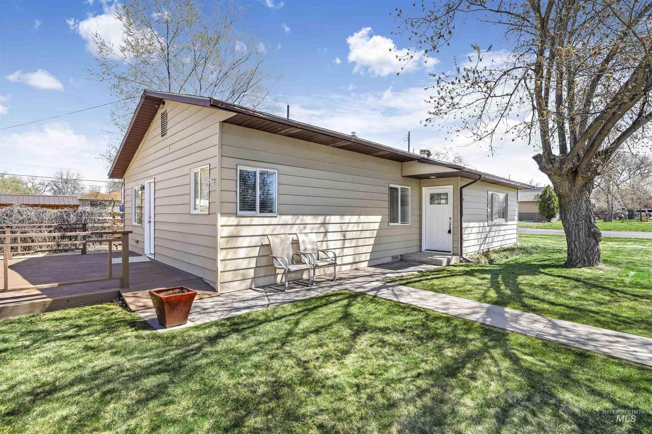 404 Van Buren St - Photo 1