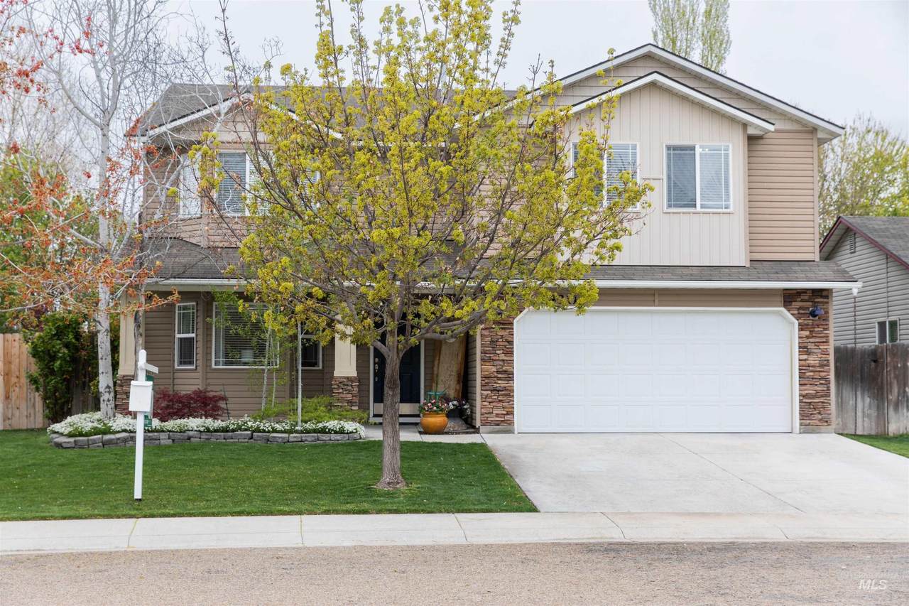 18311 Admiral Way - Photo 1