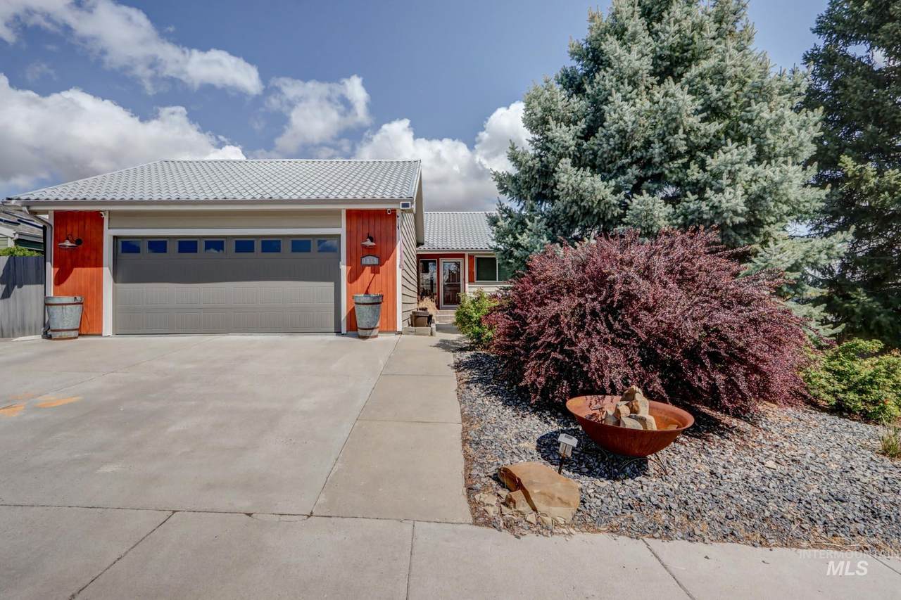 1069 2nd Avenue - Photo 1
