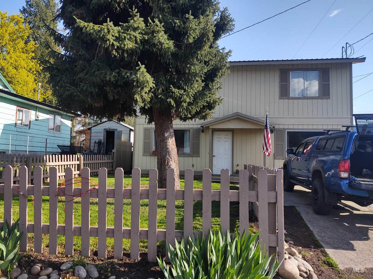 709 2nd Street - Photo 1