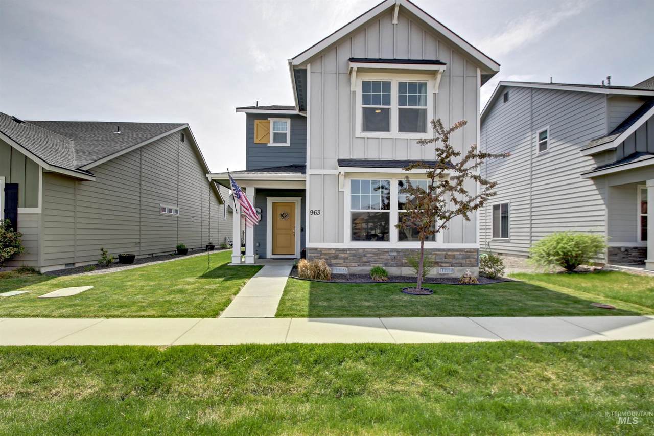 963 Parkstone St. - Photo 1