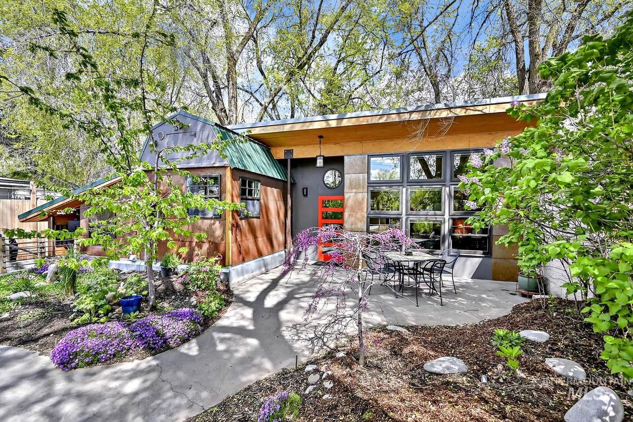 970 Clithero Dr - Photo 1