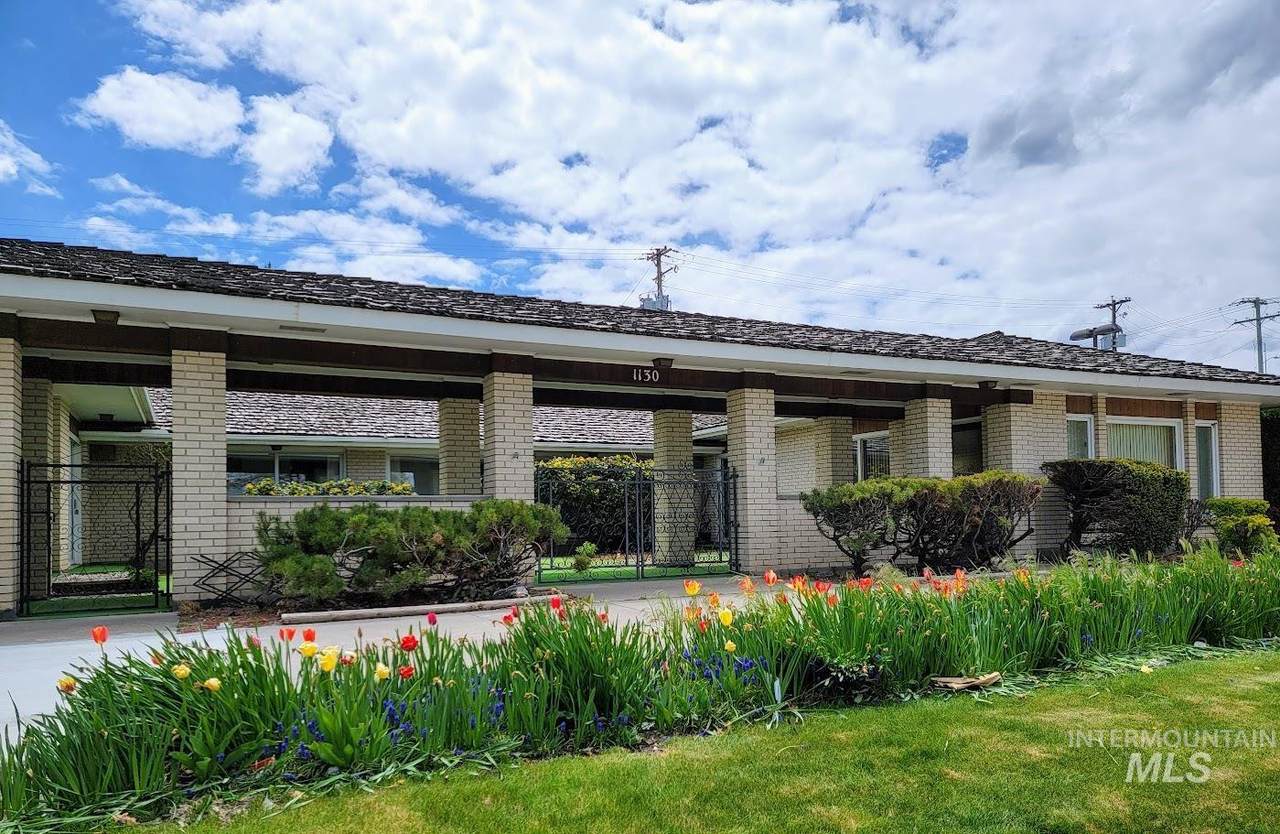 1130 Lawn Dale Dr. - Photo 1