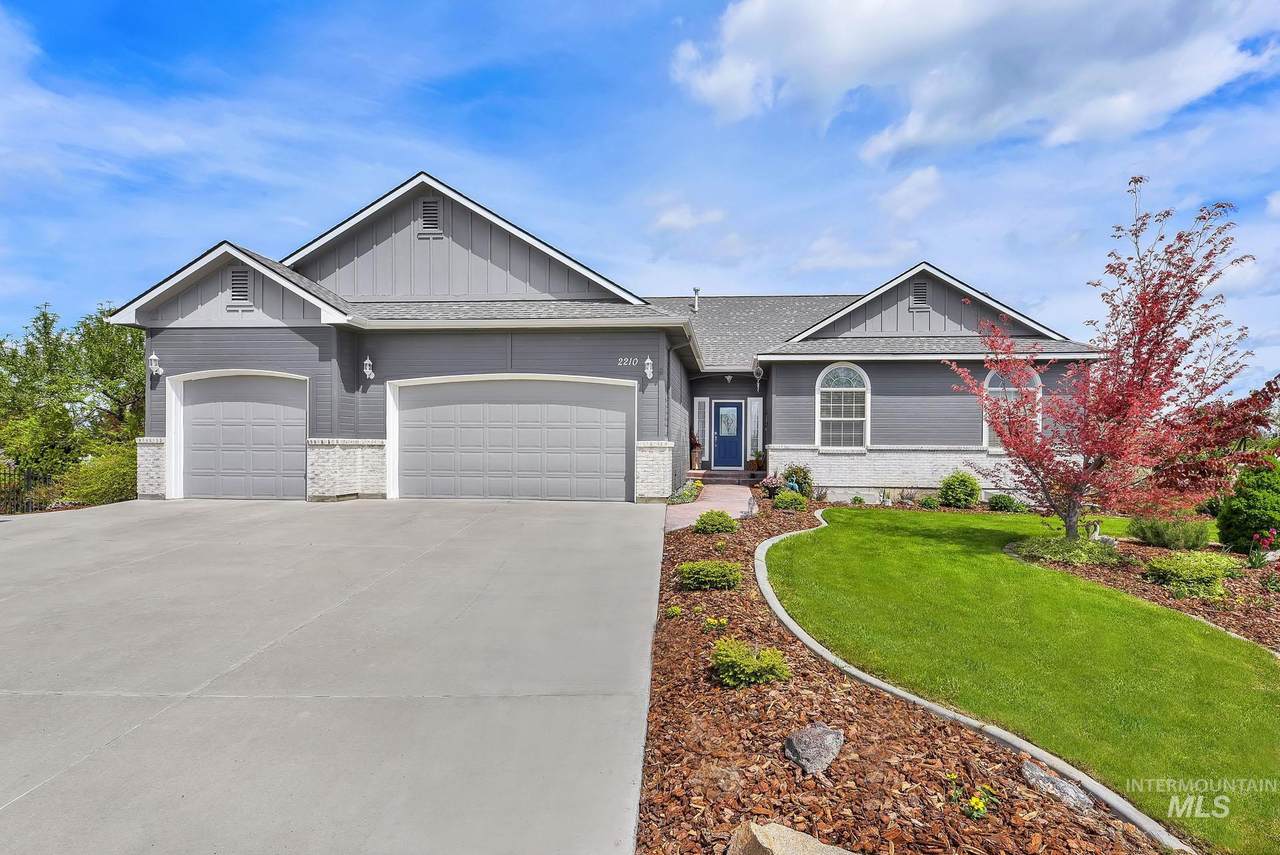 2210 Primrose Ln - Photo 1