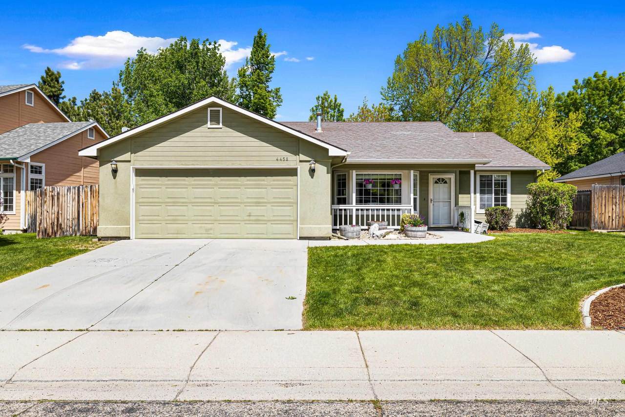 4458 Silverwood - Photo 1