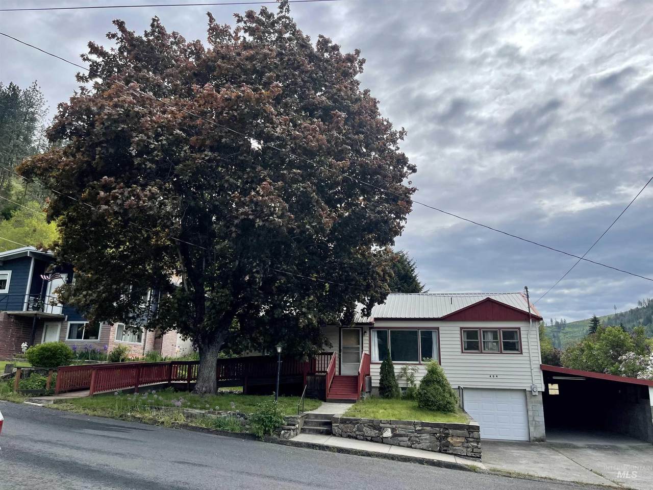 404 Bartlett - Photo 1