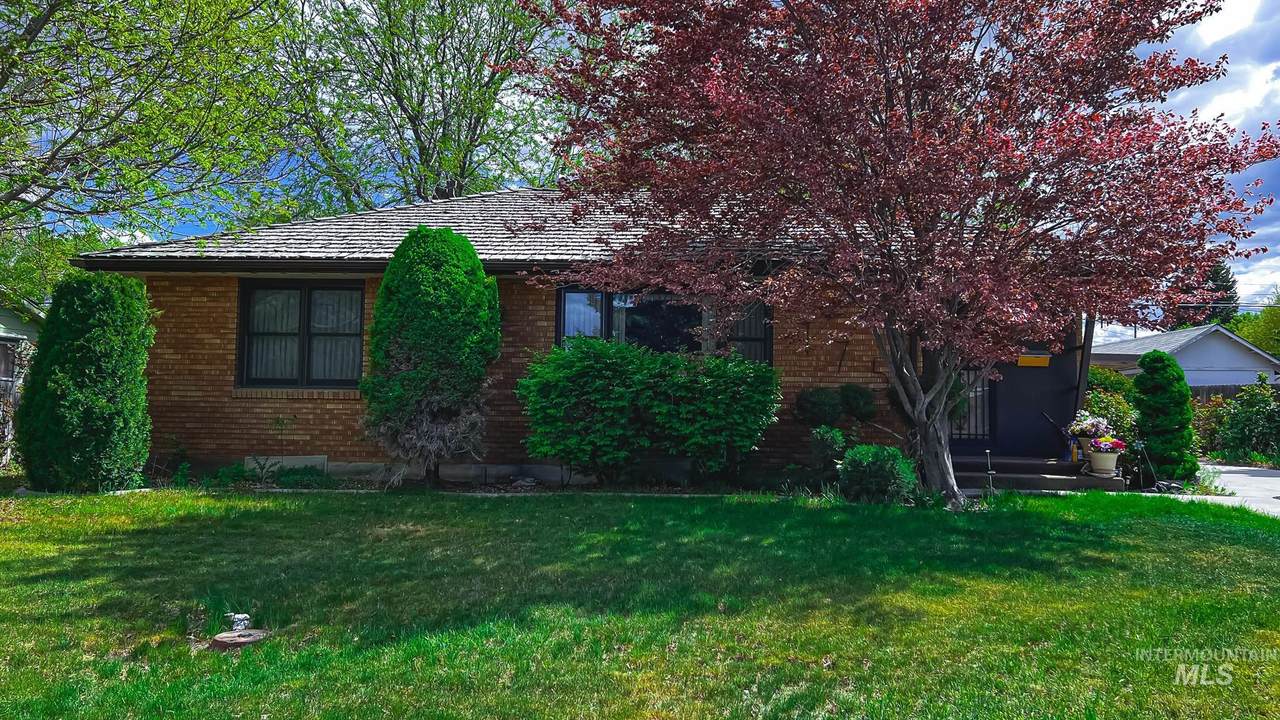 175 Dubois Ave - Photo 1