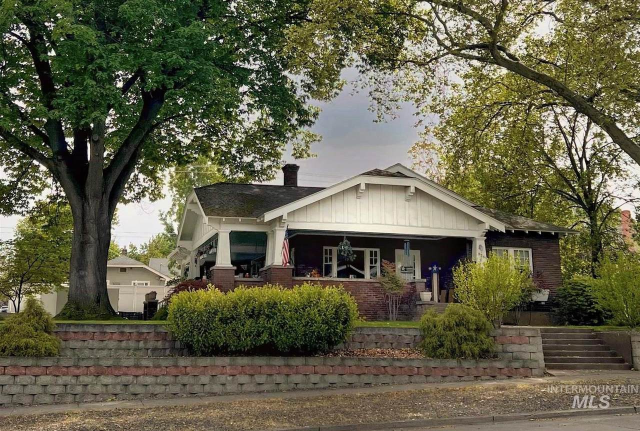 826 7th Avenue - Photo 1