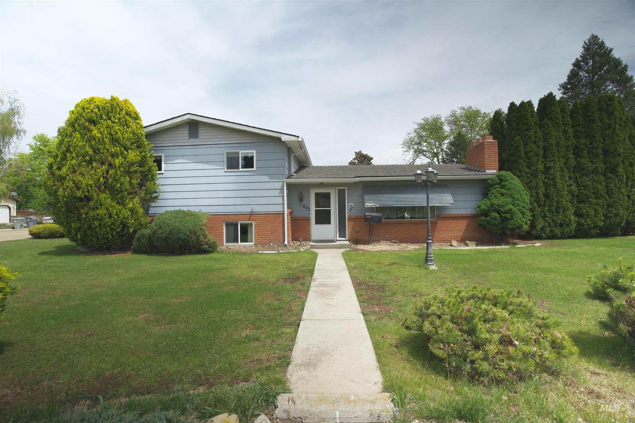 622 Alaska Ave - Photo 1
