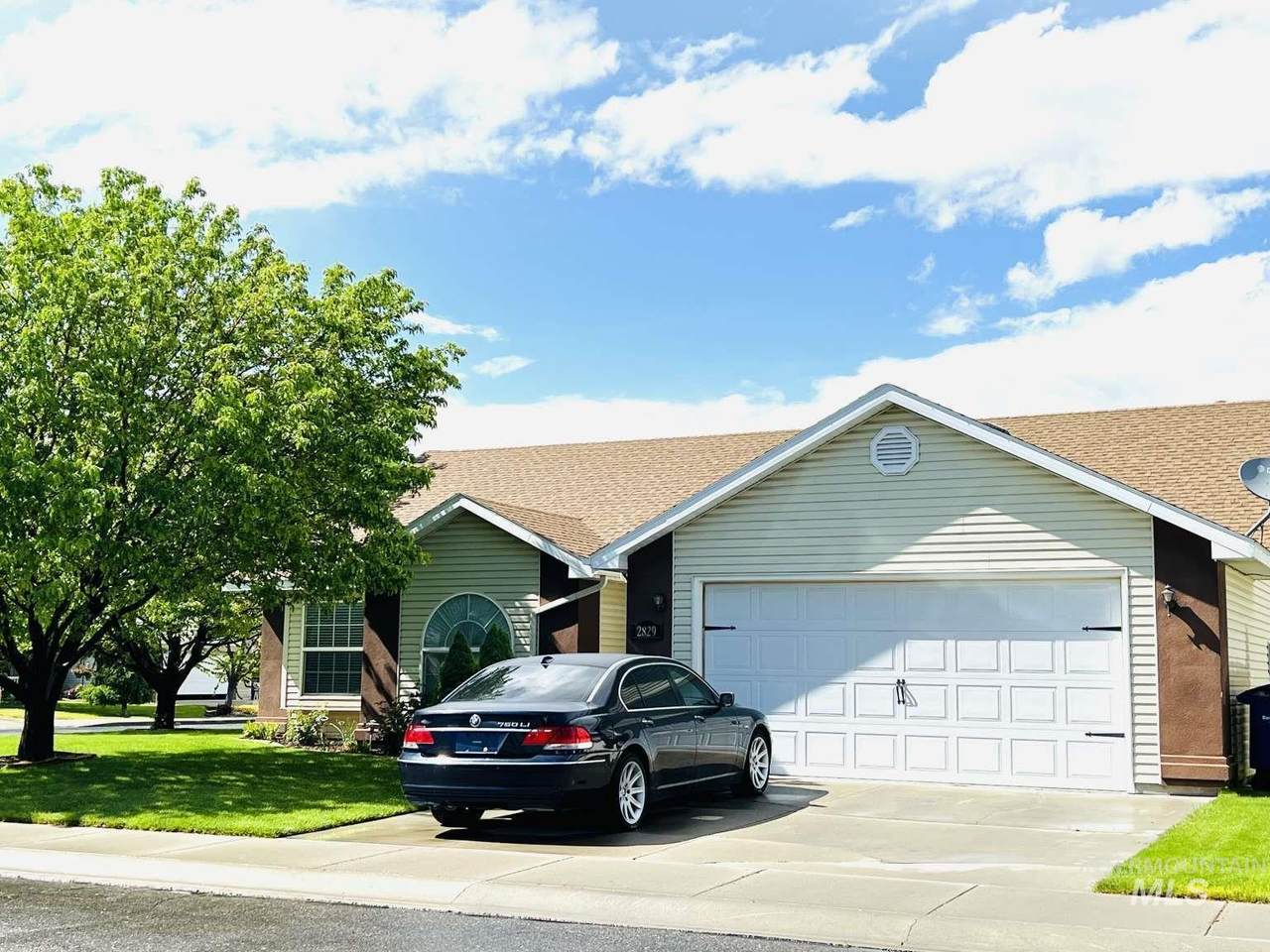2829 Denise Ave - Photo 1