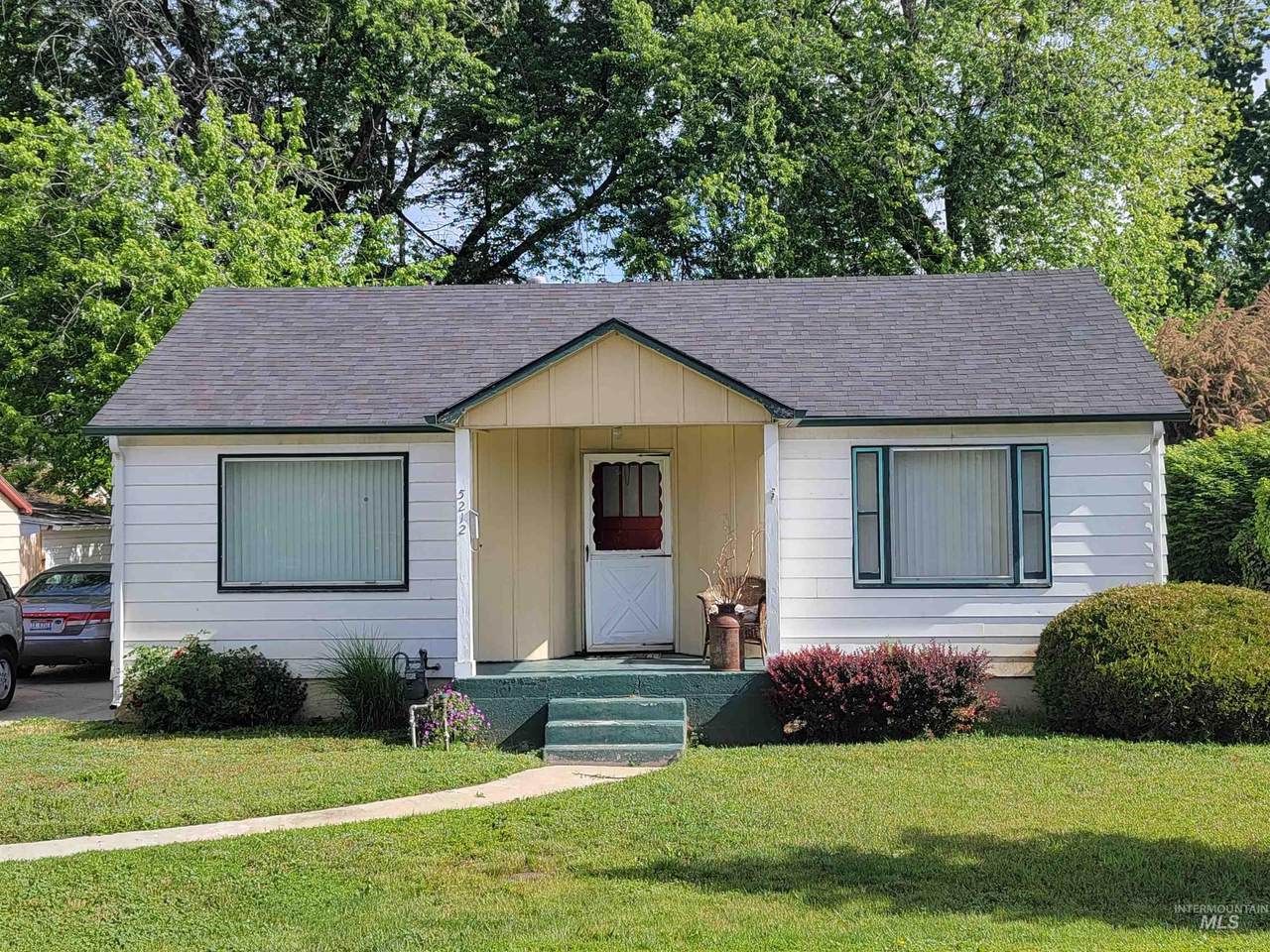 5212 Denton - Photo 1