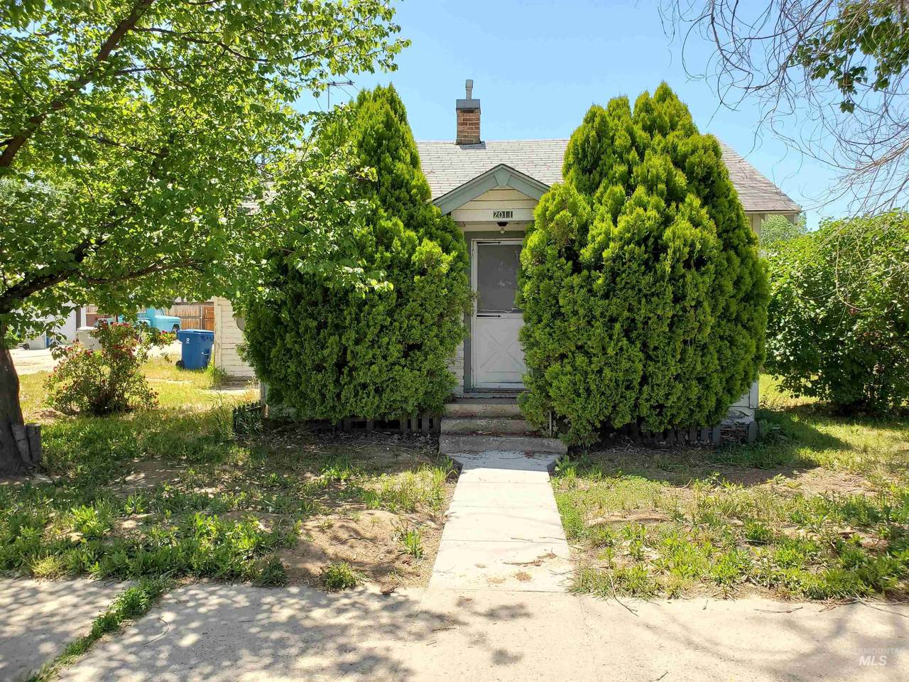 2011 4th Street S - Photo 1