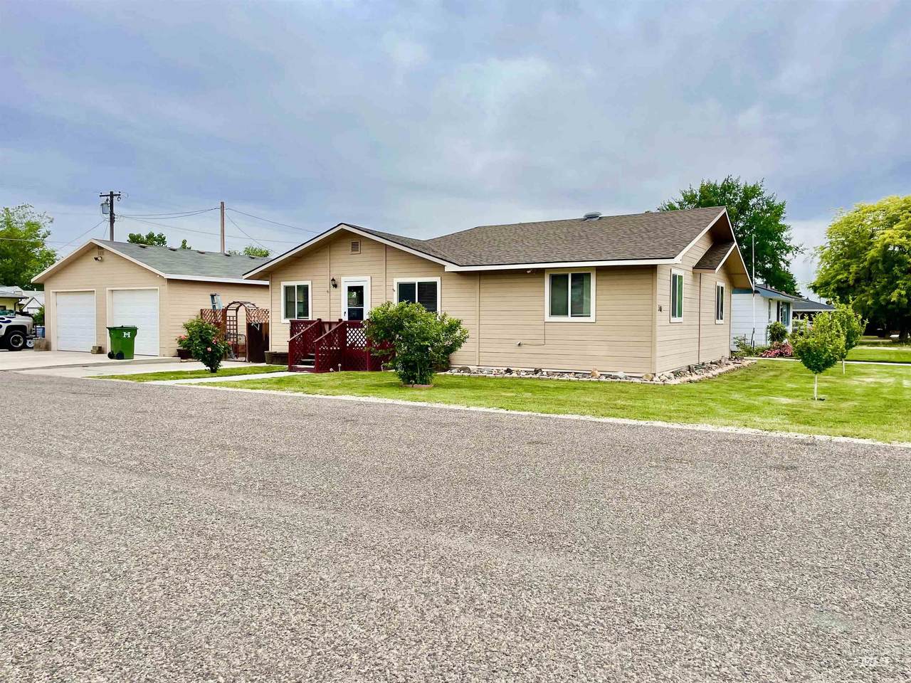504 S. Iowa Avenue - Photo 1