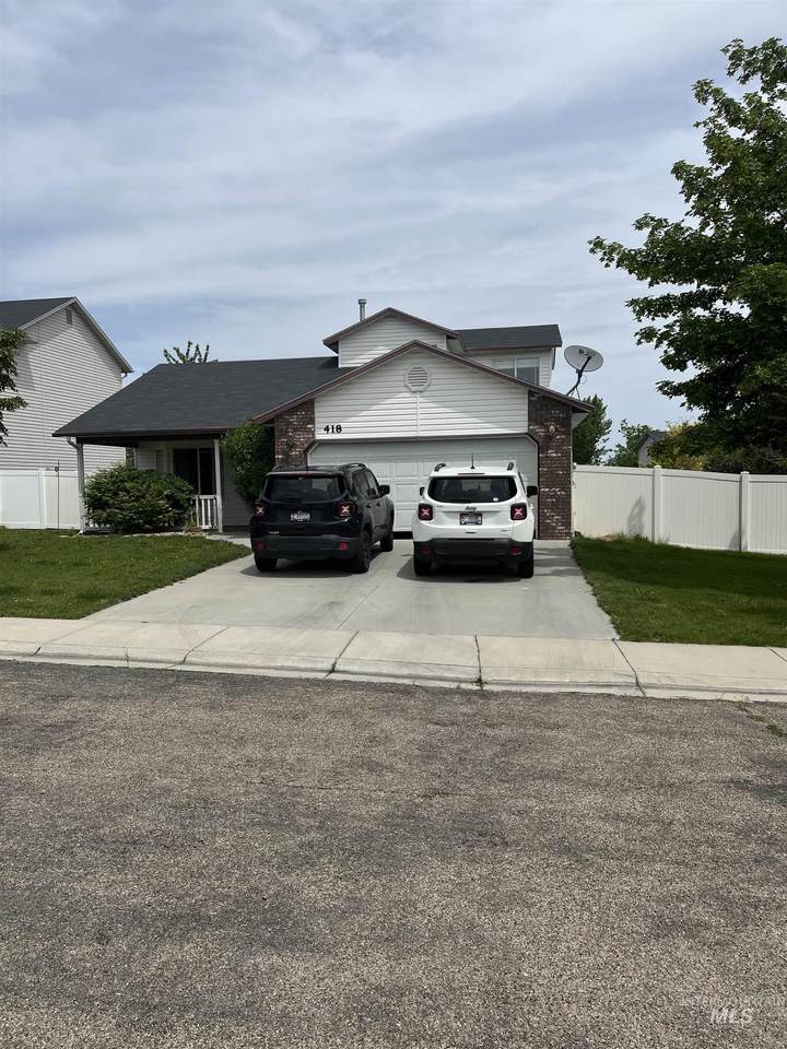 418 Savanna Dr - Photo 1