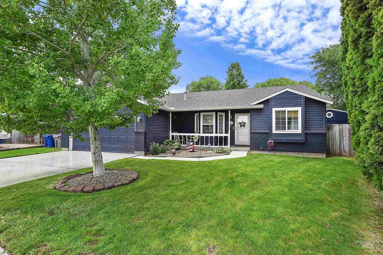 650 Autumn Place - Photo 1