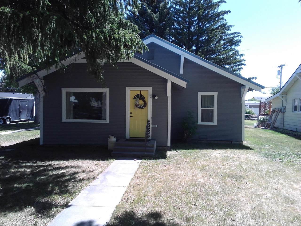 824 B Street - Photo 1