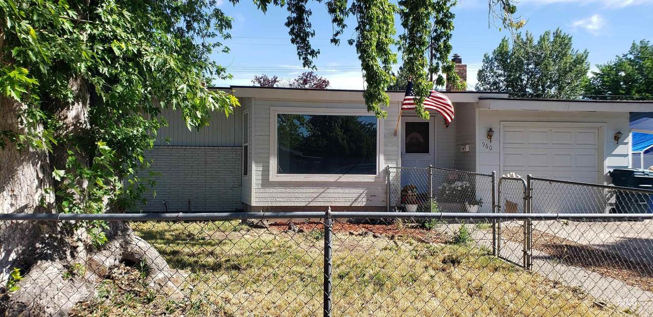 960 12Th. North - Photo 1