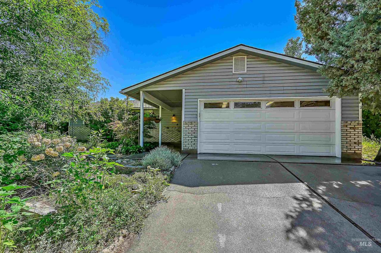3344 Maze Avenue - Photo 1