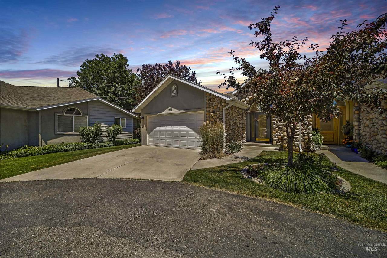 117 Mulberry Lane - Photo 1