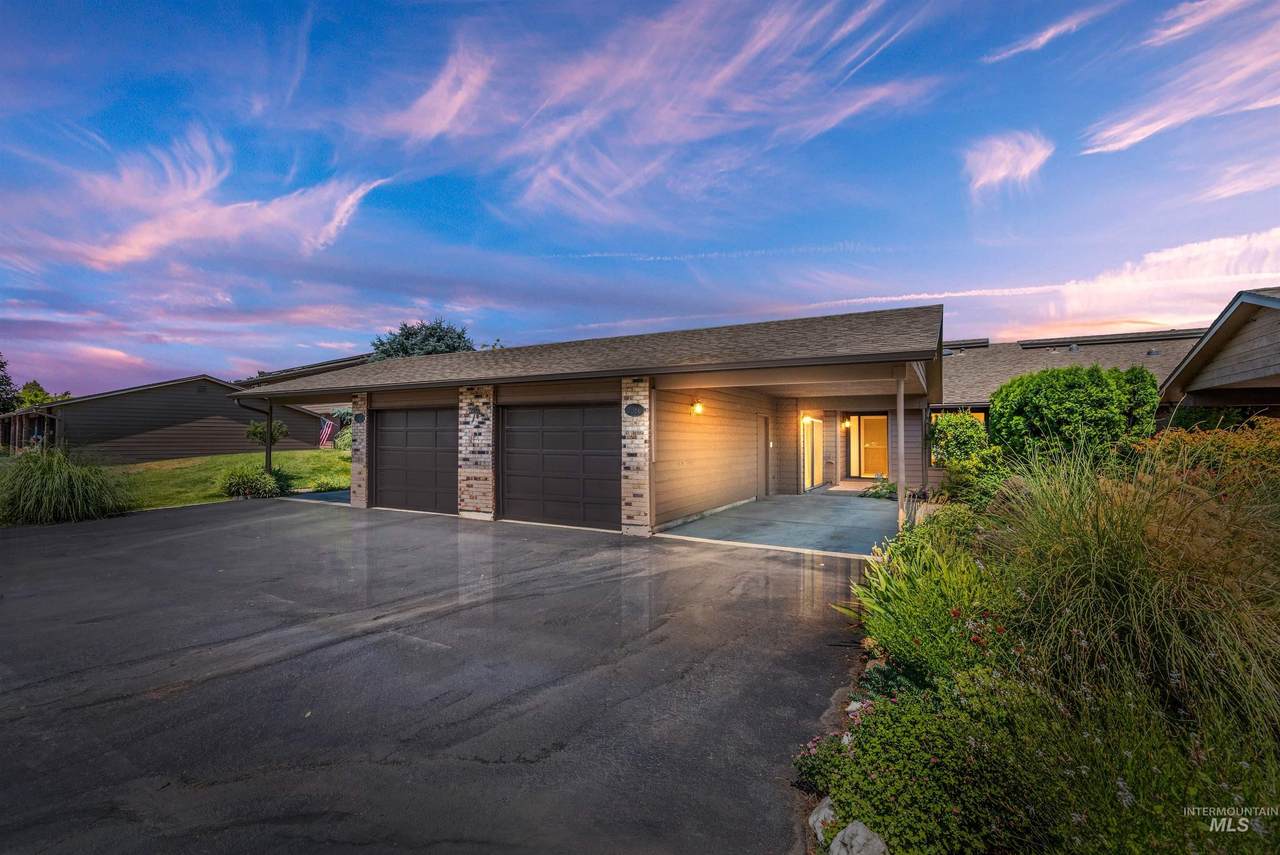 3286 Catalina Ln - Photo 1