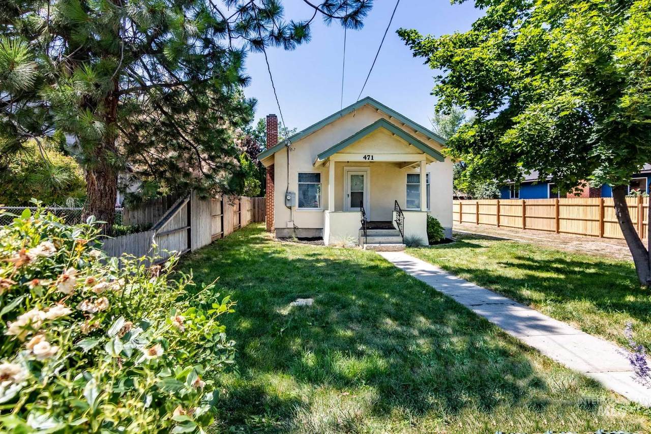 471 Marteeson Ave - Photo 1