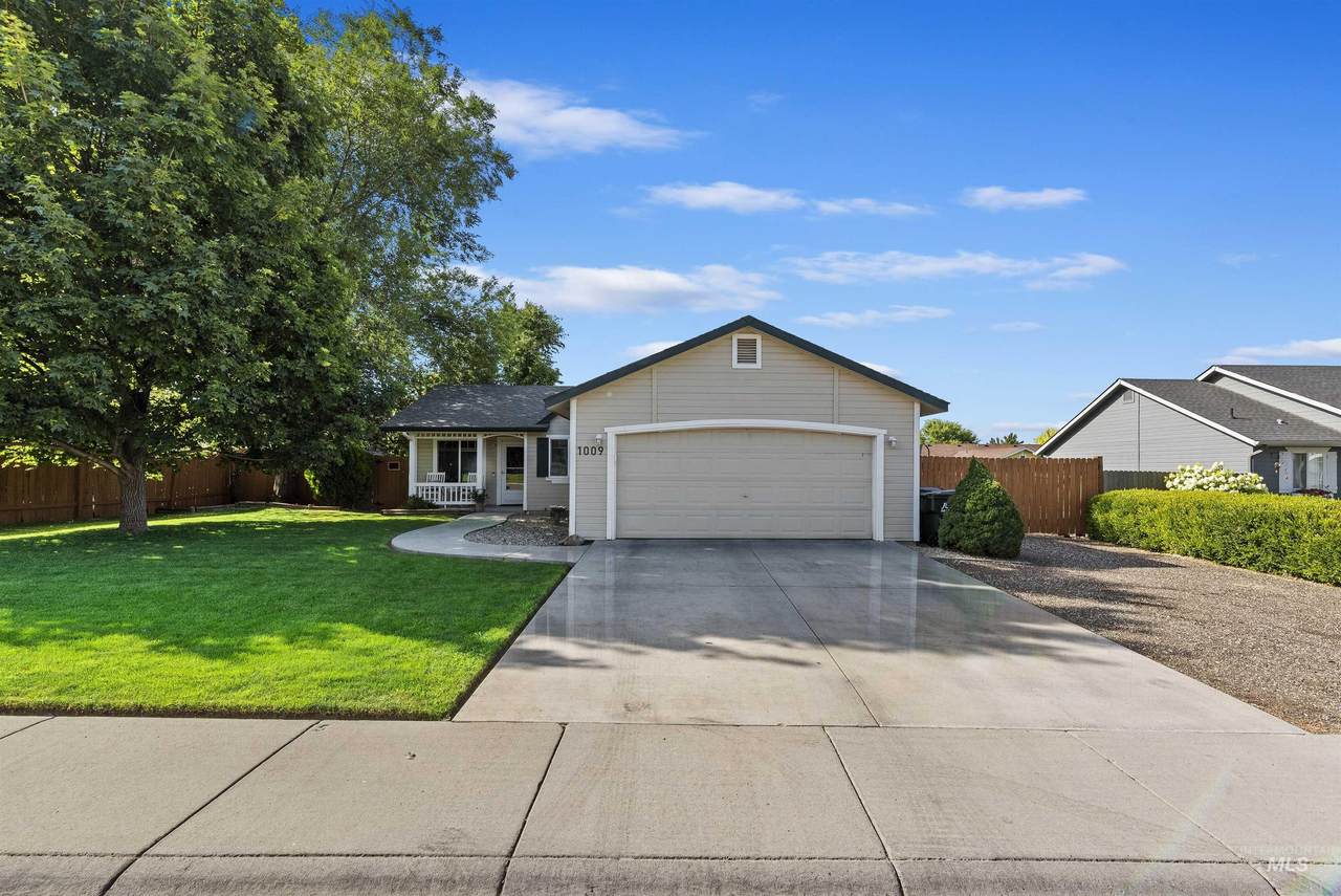 1009 Gold Street - Photo 1