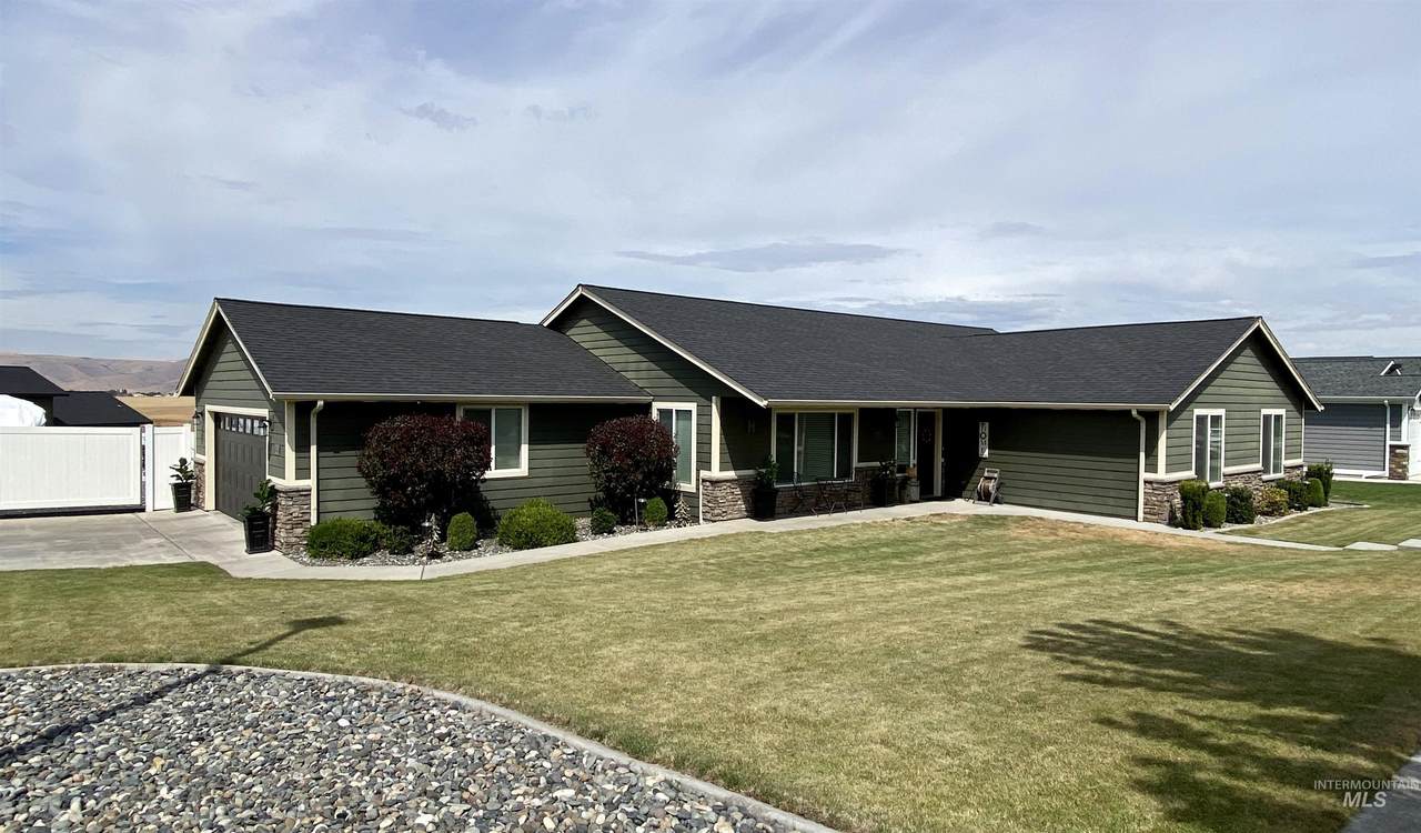 1829 Clearview Point Dr - Photo 1