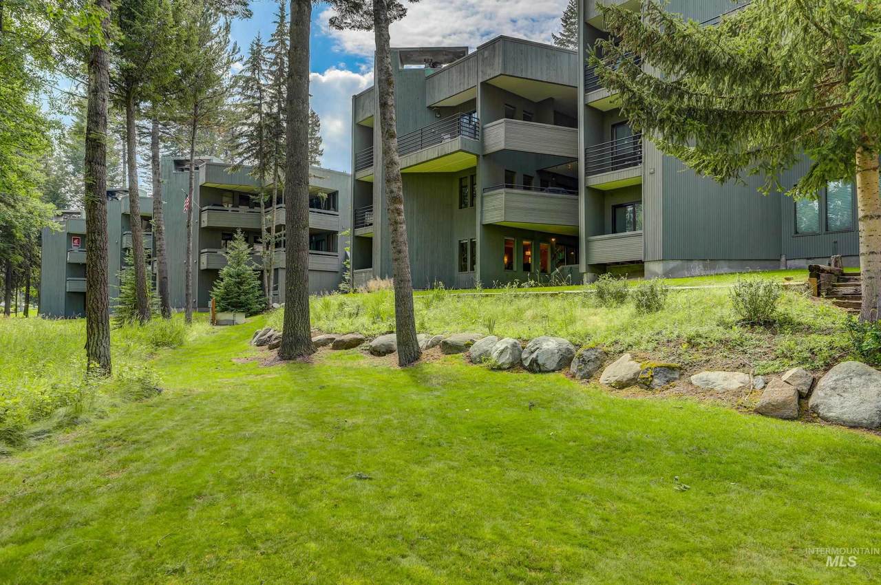 917 Fairway Drive - Photo 1