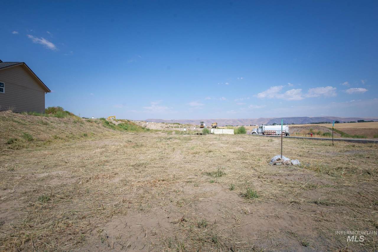 1745 Canyon Crest Way - Photo 1