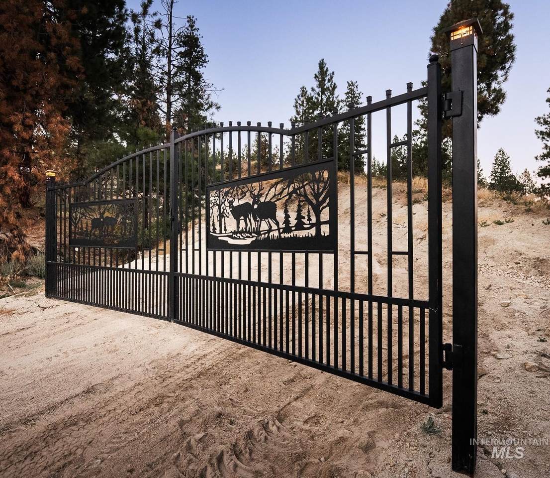 380 Clear Creek Road - Photo 1
