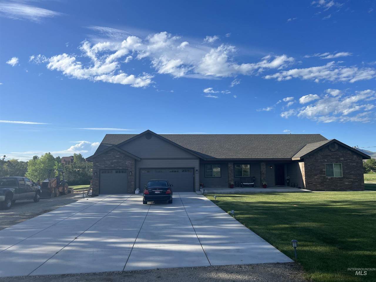 1180 Edgemont Rd - Photo 1